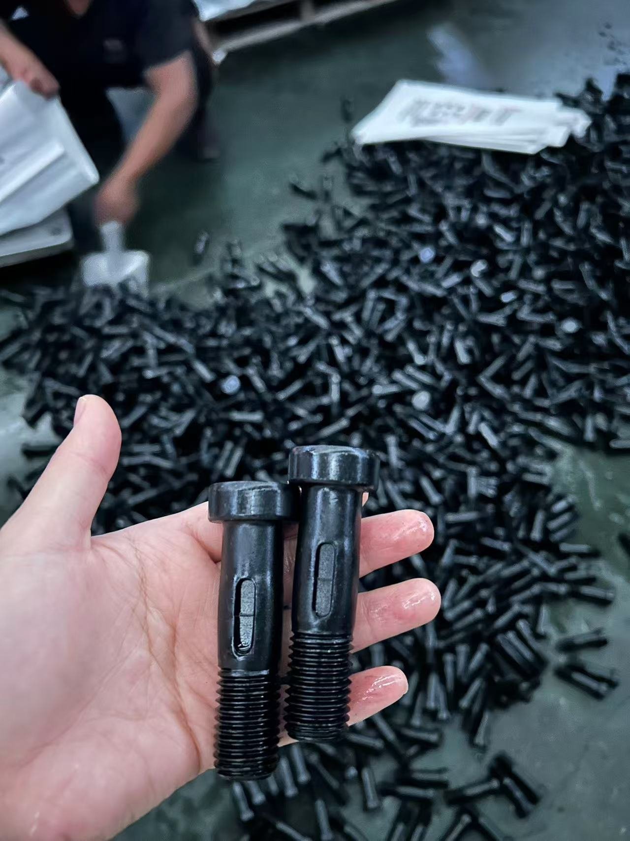 The difference between high-strength bolts and ordinary bolts